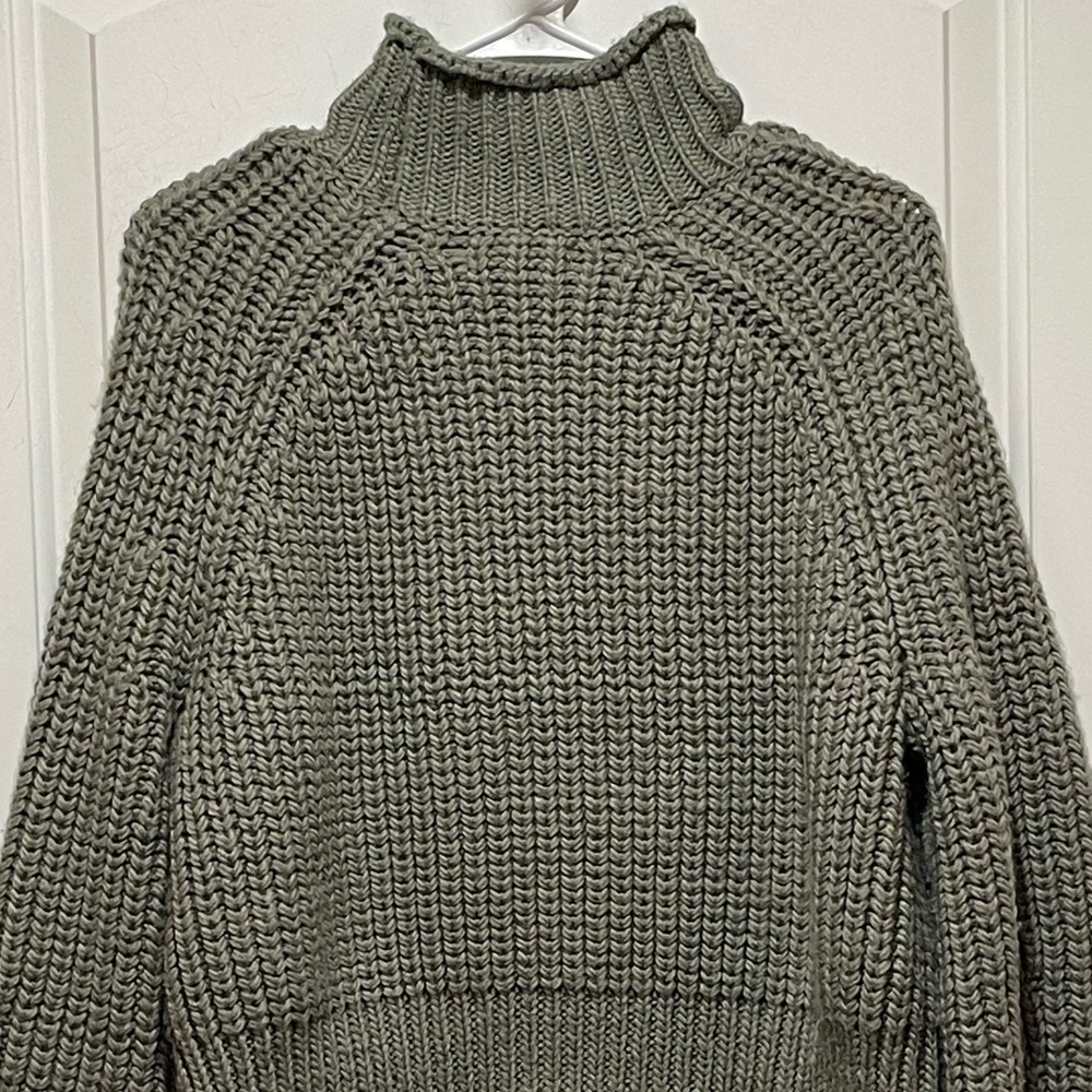 Cozy Cottagecore H&M Size Medium Chunky Knit Mock Turtleneck Sweater Sage Gray - Picture 3 of 9